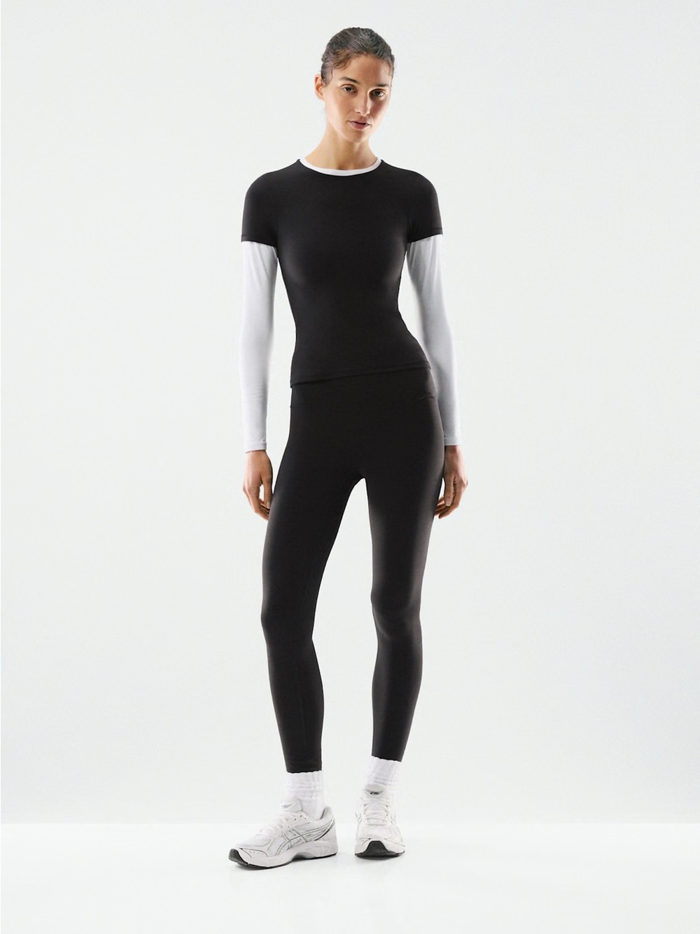 NWT Aritzia Golden BUTTER Cheeky Infinite Hi-Rise 26"" Legging - Black - Size 6